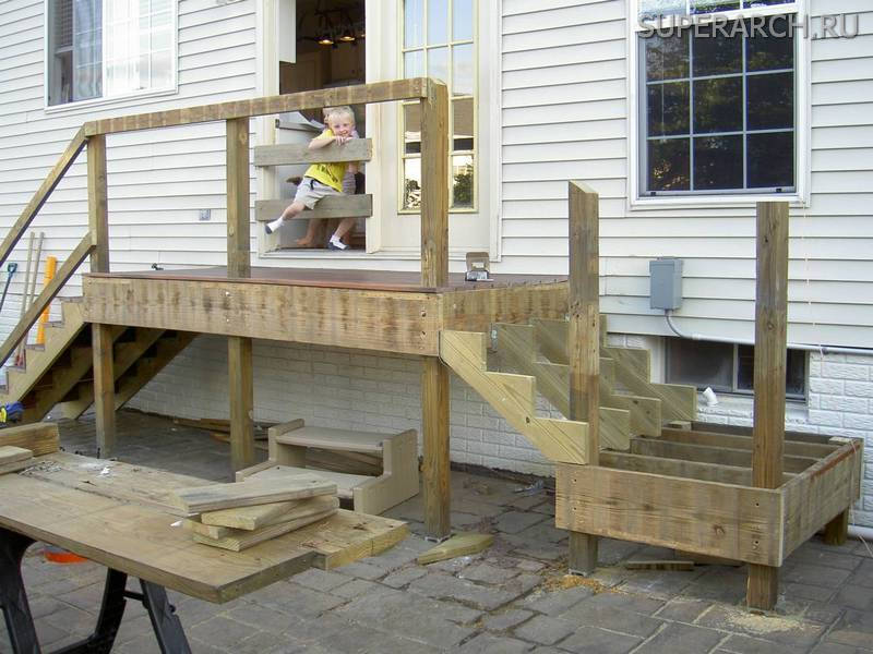 как строить крыльцо к дому из дерева