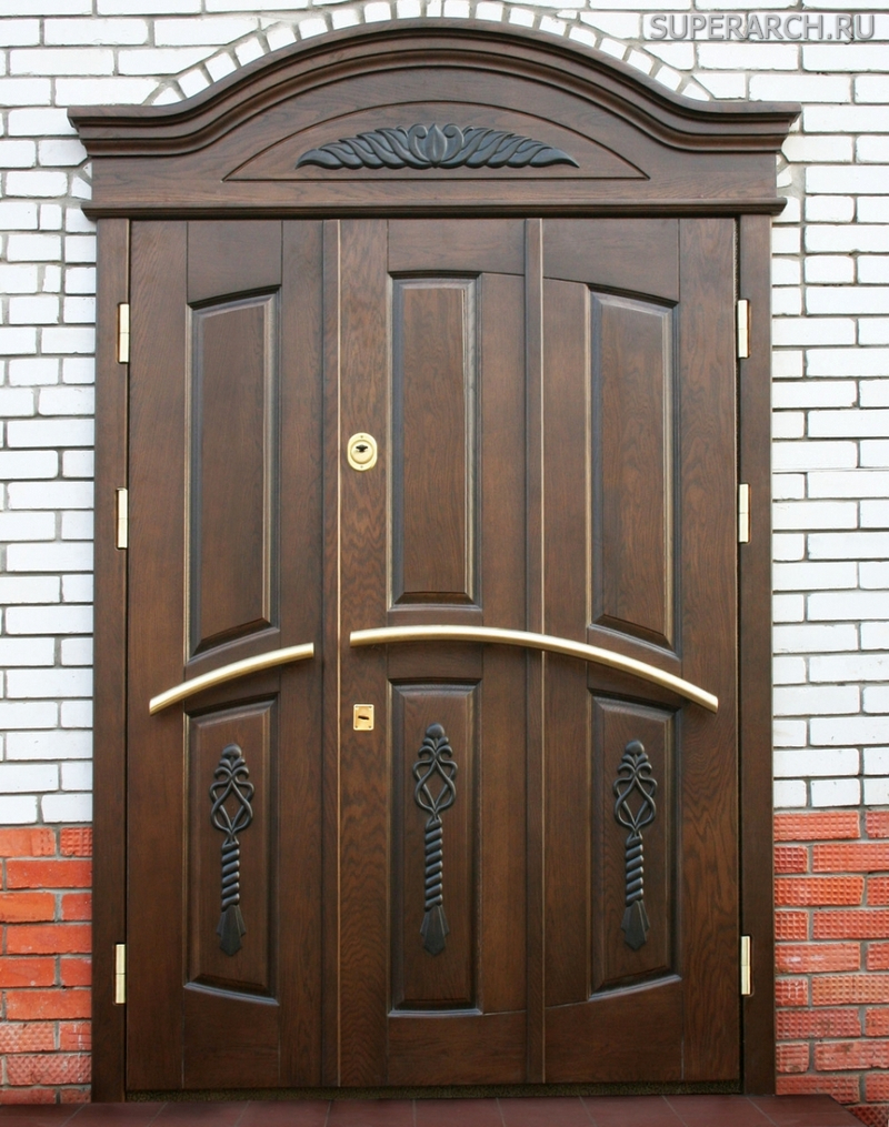 Входные двери деревянные